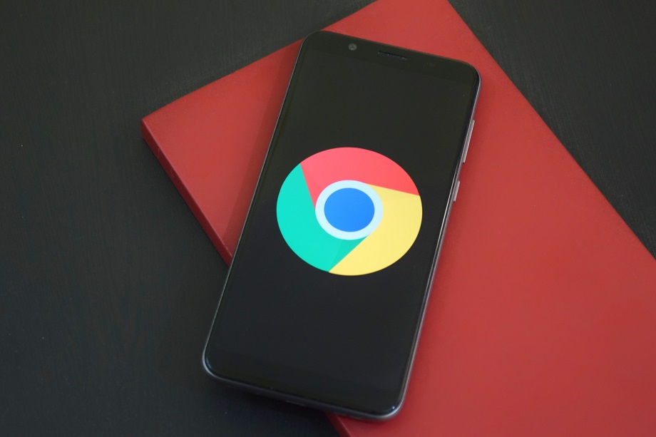 ChromeOS 104 က အမိုက်စား dark theme အသစ်နှင့် automatic transitions တွေဖြင့် စတင်နေပြီ ဖြစ်ပါတယ်